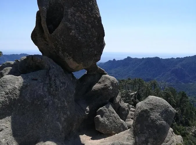 Les De Palavesa 木屋 *